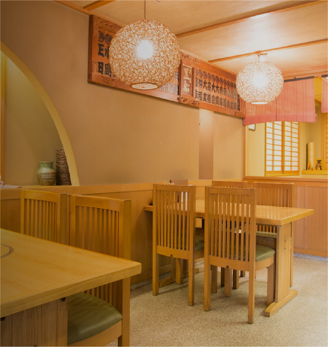 城下町レストランの店内